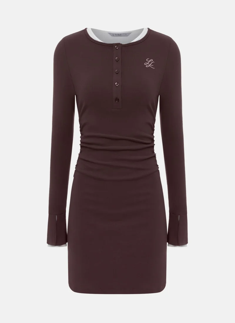 ليتشي فستان محبوك قصير مع تطريز على الصدر